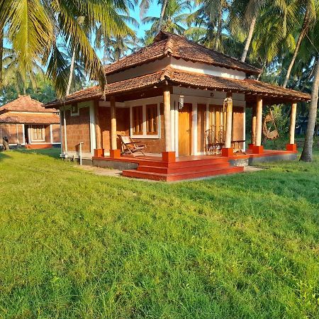 Riverlap Homestay Nileshwar Bagian luar foto